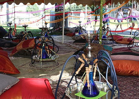 Alladin thema feest fakirshow